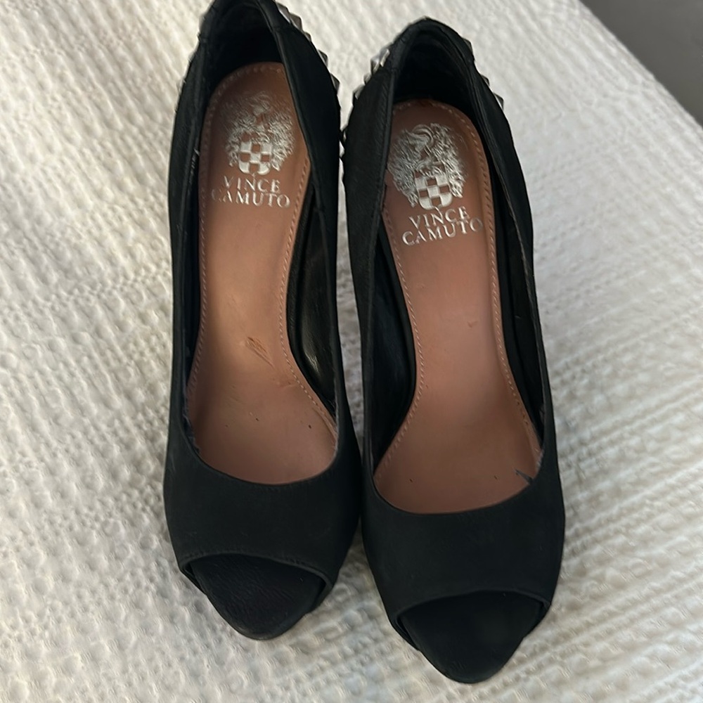 VINCE CAMUTO